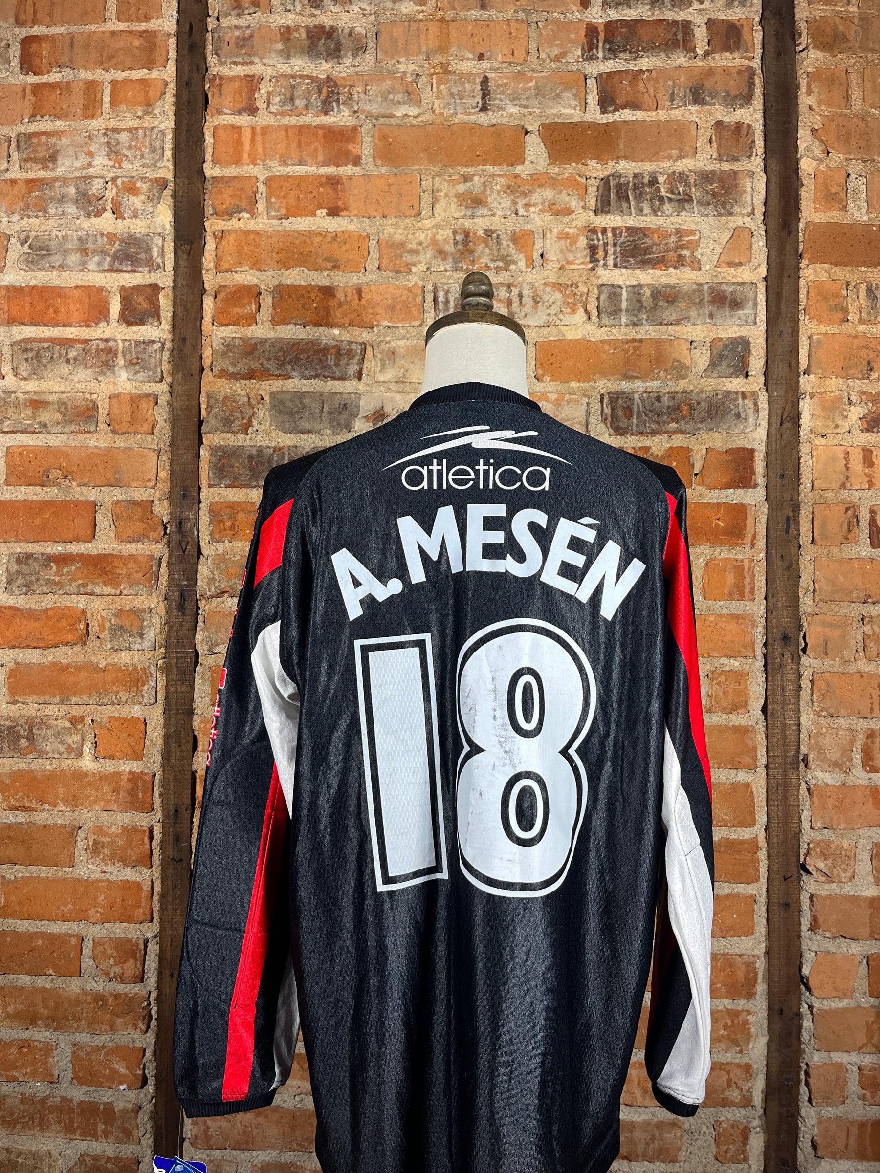 Costa Rica #18 A. Mesén L/S – Goalkeeper – L – 2000 – (7/10)