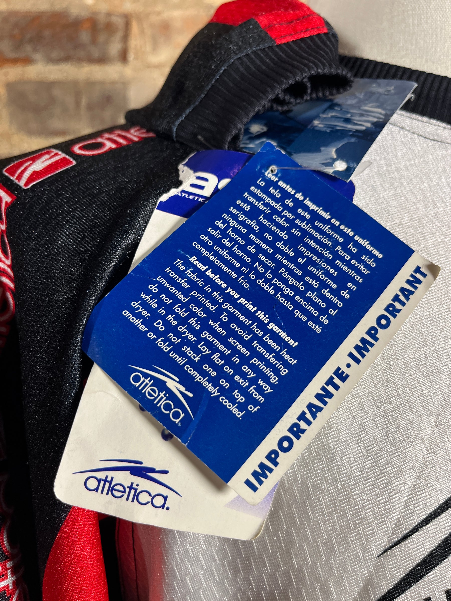 Costa Rica #18 A. Mesén L/S – Goalkeeper – L – 2000 – (7/10)