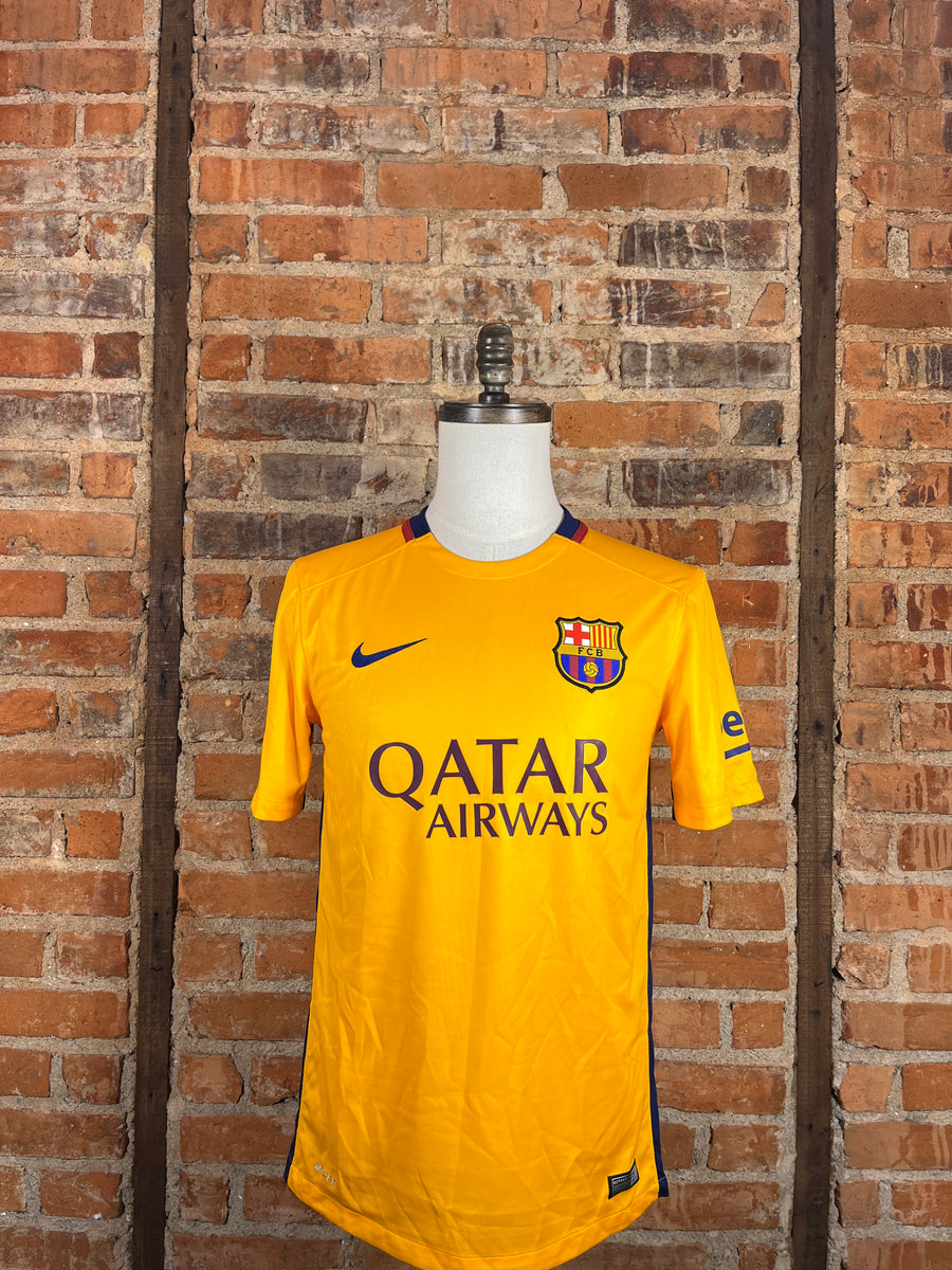 FC Barcelona – Away Kit – S – 2015-16 – (7/10)