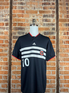 D.C. United Etcheverry #10 – Home – 2000 – L – (8/10)