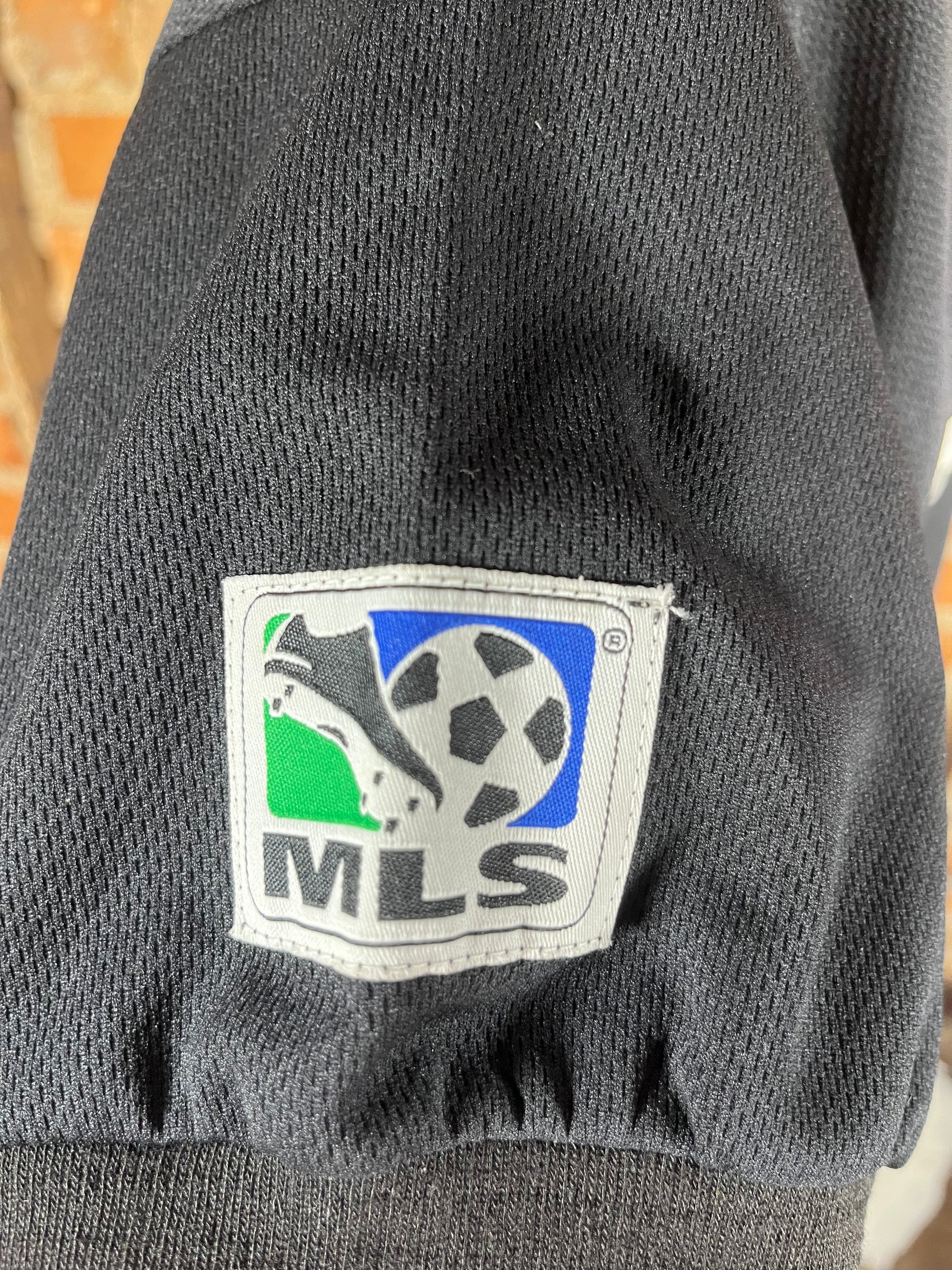 D.C. United Etcheverry #10 – Home – 2000 – L – (8/10)