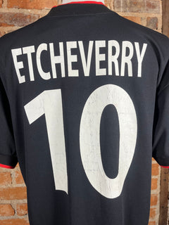 D.C. United Etcheverry #10 – Home – 2000 – L – (8/10)