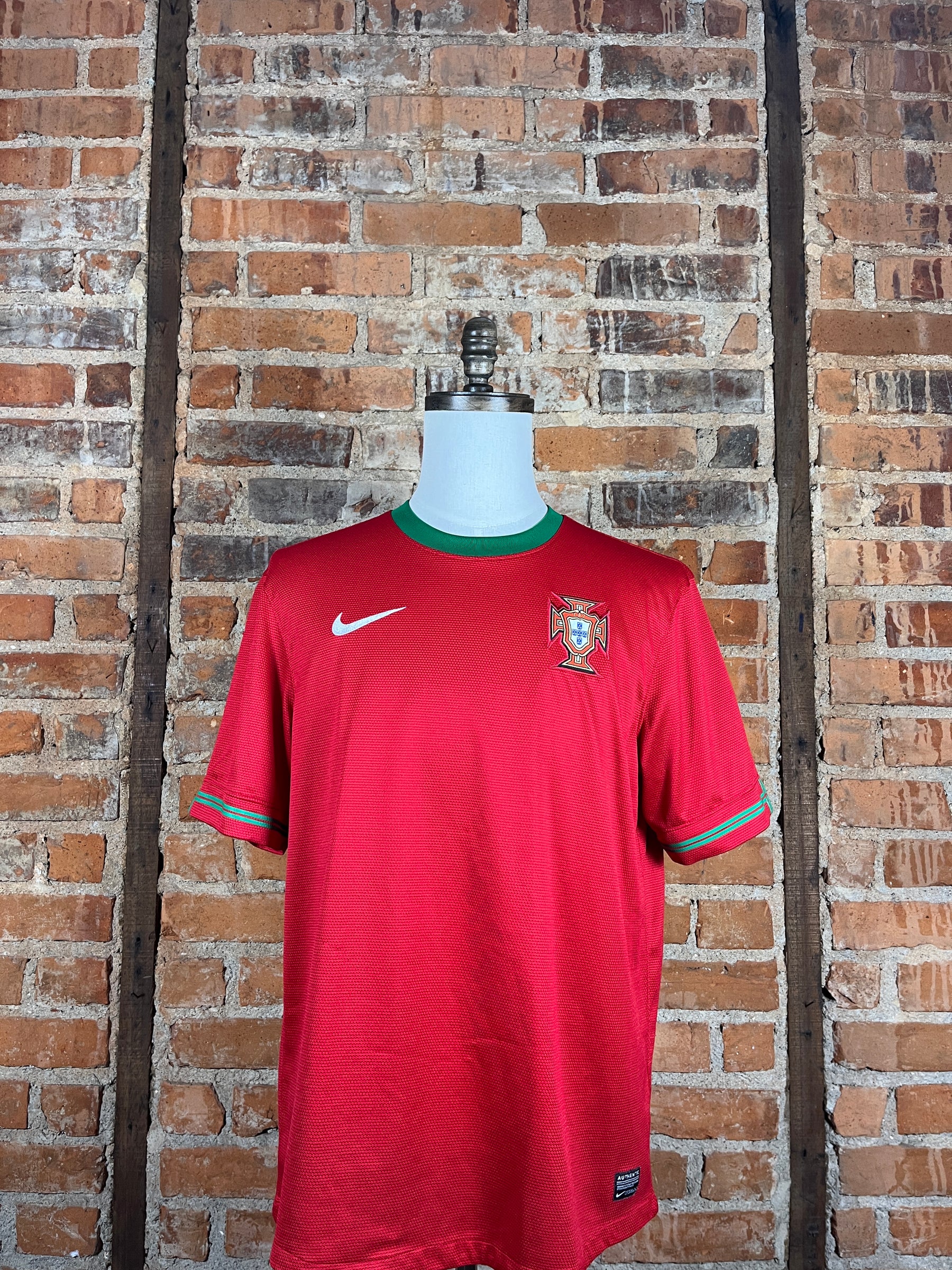 Portugal – Home – 2012 – L – (9/10)