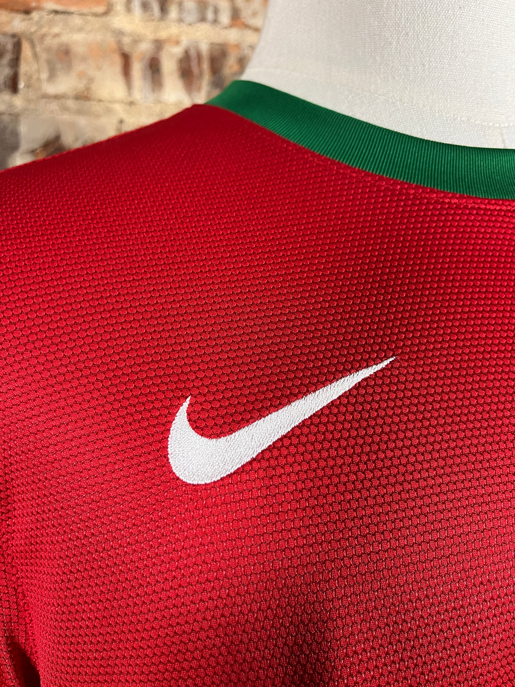 Portugal – Home – 2012 – L – (9/10)