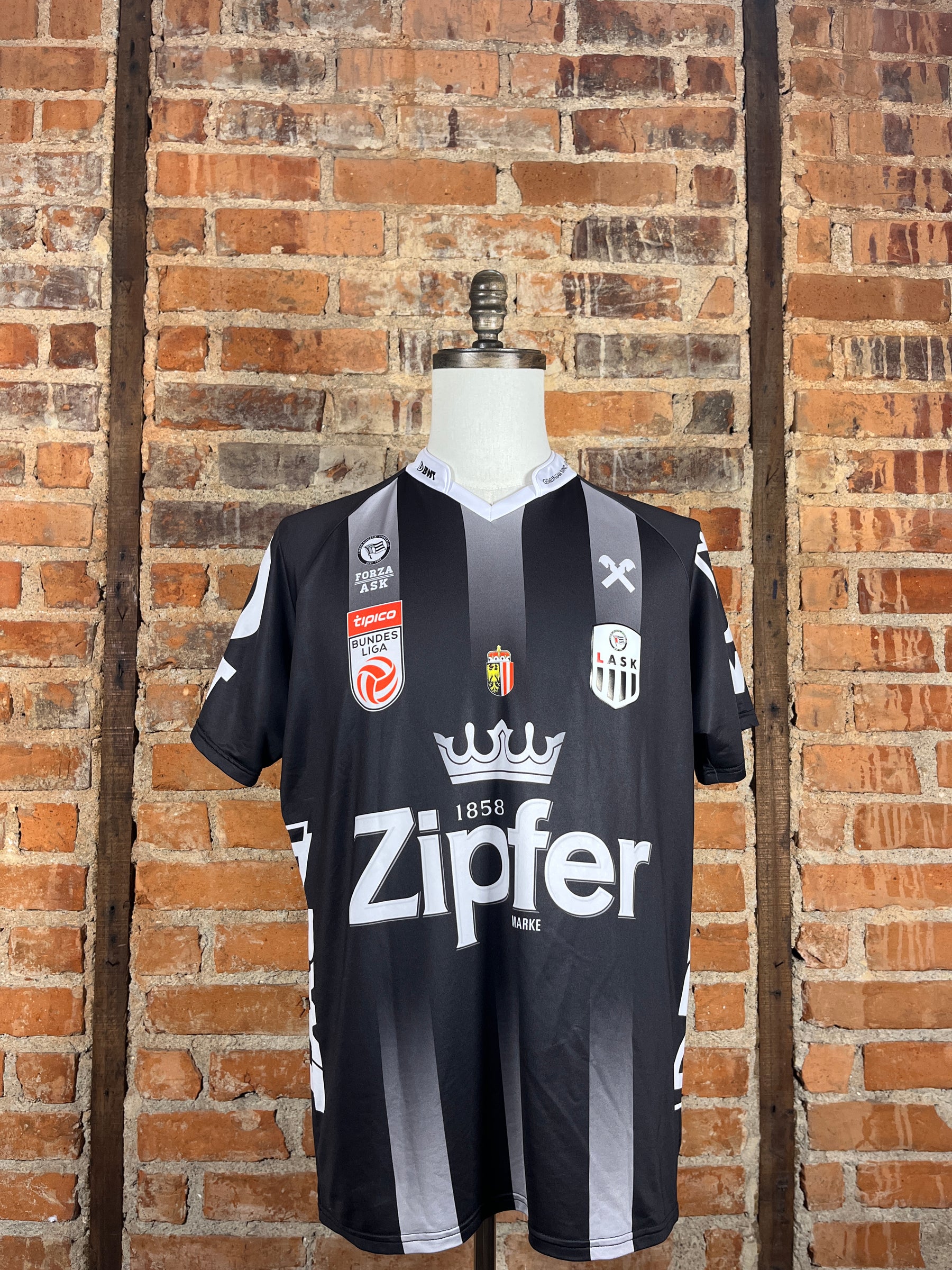 LASK Klauss #9 – Away – 2019 – XL – (9/10)