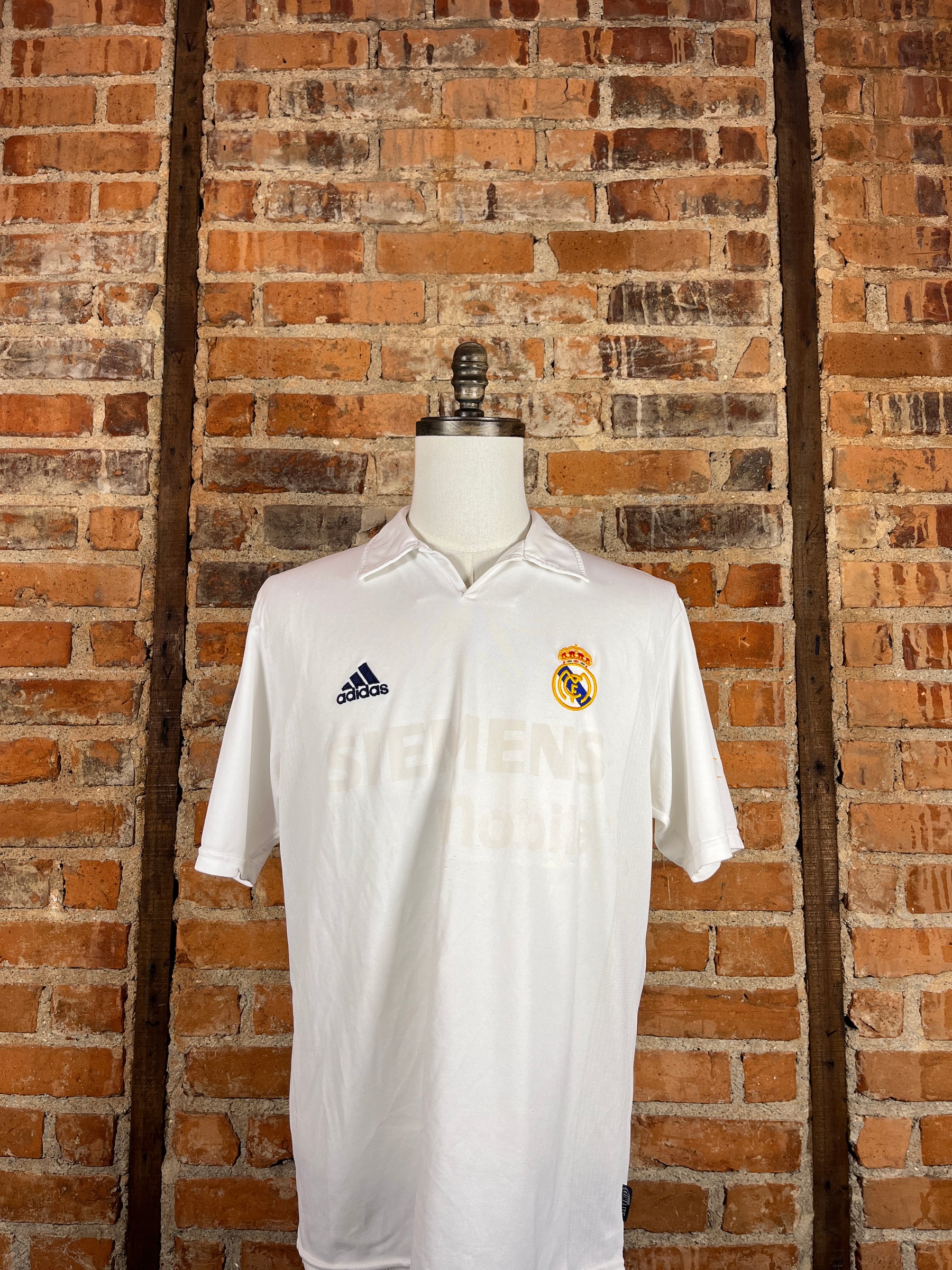 Real Madrid Zidane #5 – Home – 2003 – L – (7/10)