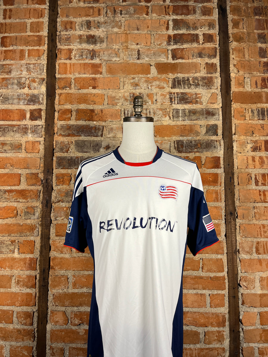 New England Revolution Badilla #4 – Away – 2010 – L – (8/10)