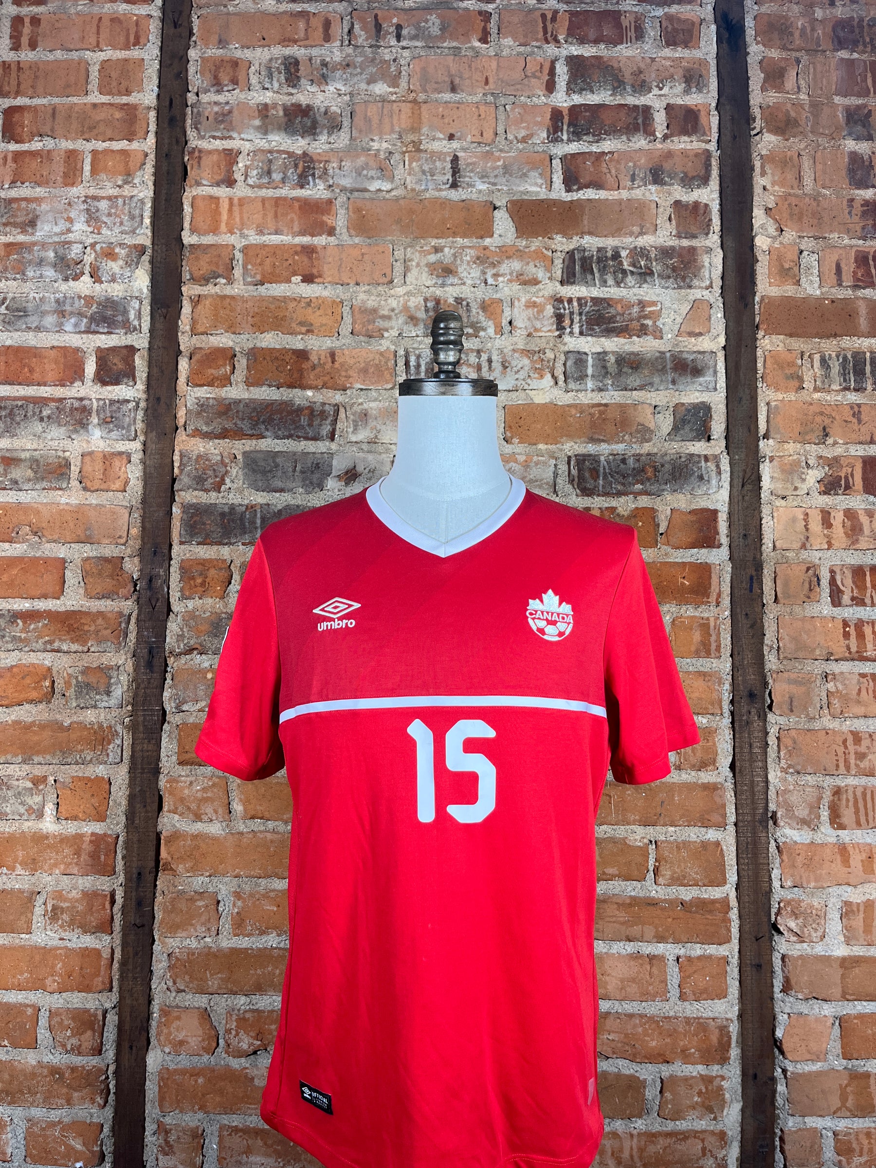 Canada Straith #15 Match Worn/Issue – Home – 2015 – M – (8/10)