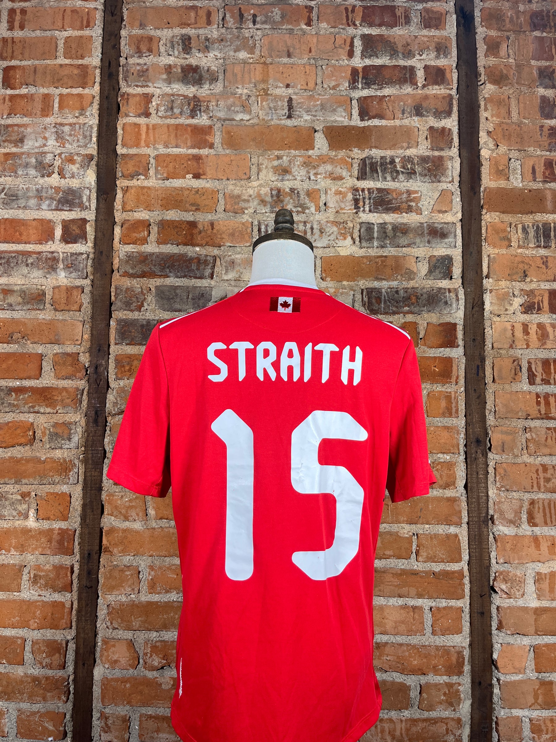 Canada Straith #15 Match Worn/Issue – Home – 2015 – M – (8/10)
