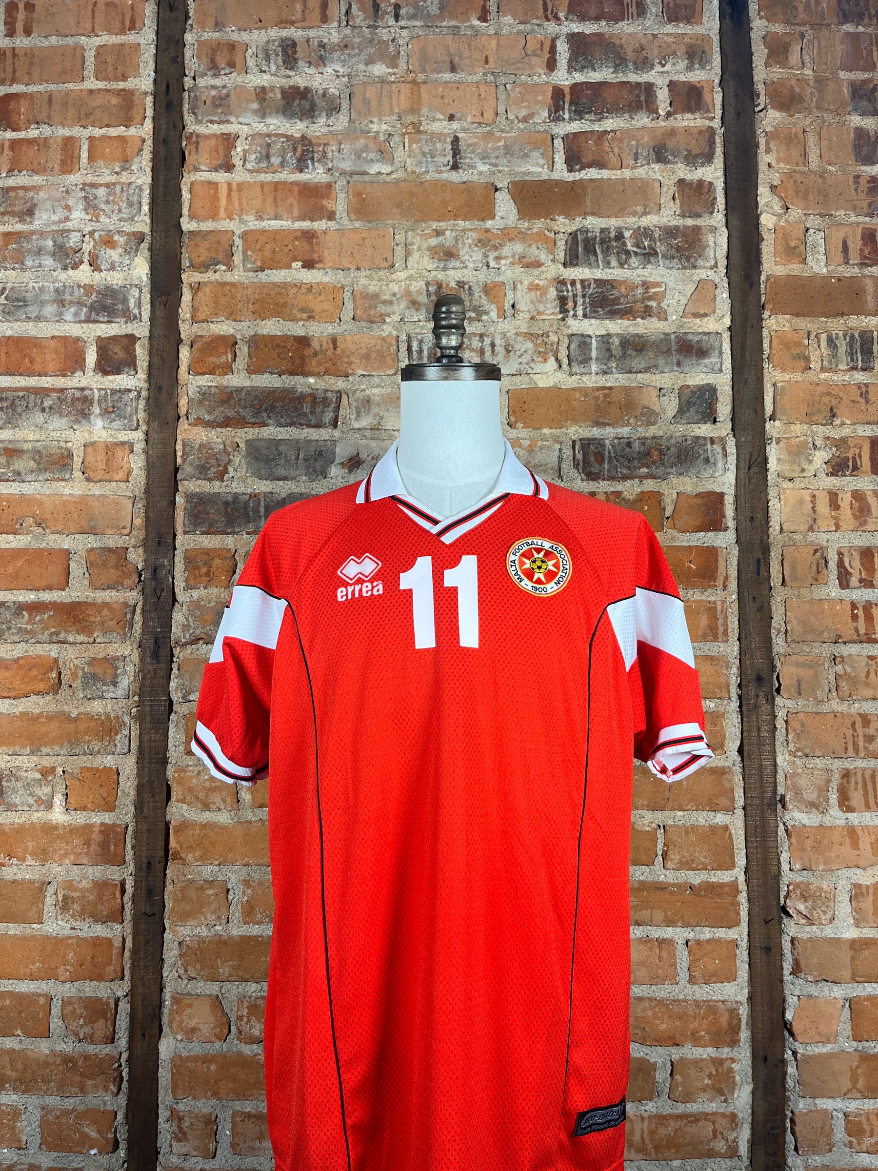 Malta #11 Match Worn/Issue – Home – 2002 – 2XL – (7/10)
