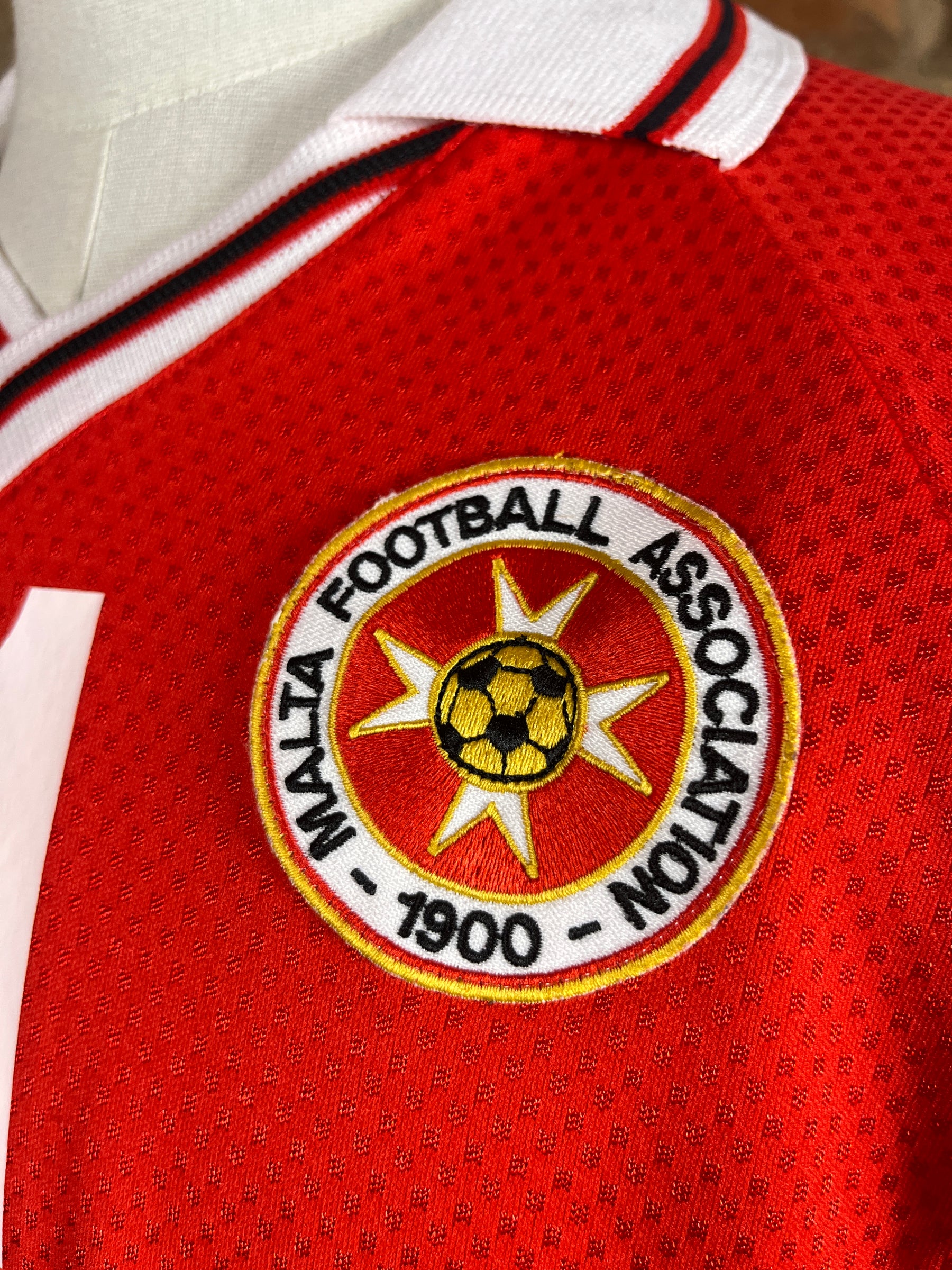 Malta #11 Match Worn/Issue – Home – 2002 – 2XL – (7/10)