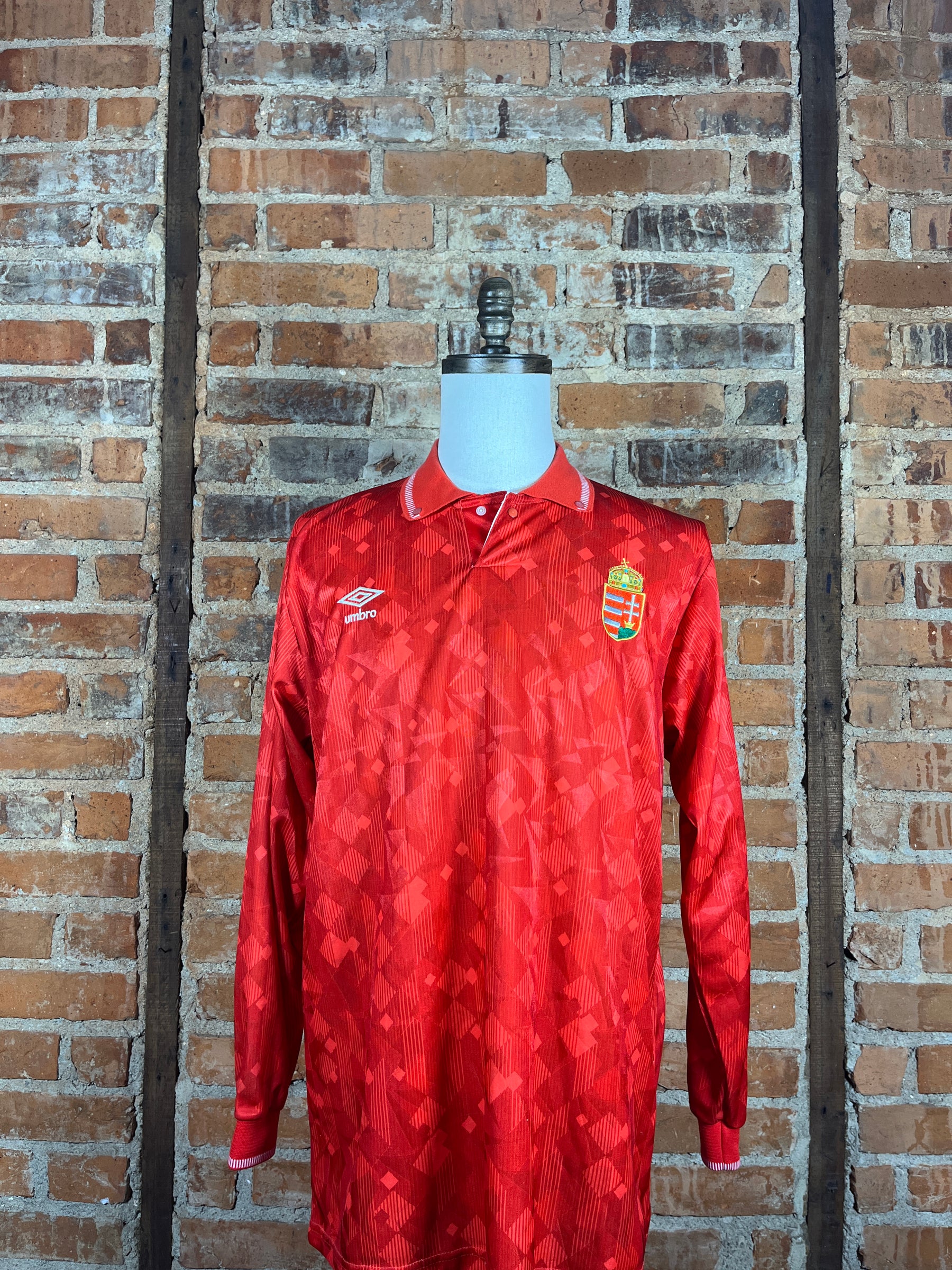 Hungary #7 L/S Match Worn/Issue – Home – 1993 – L – (8/10)