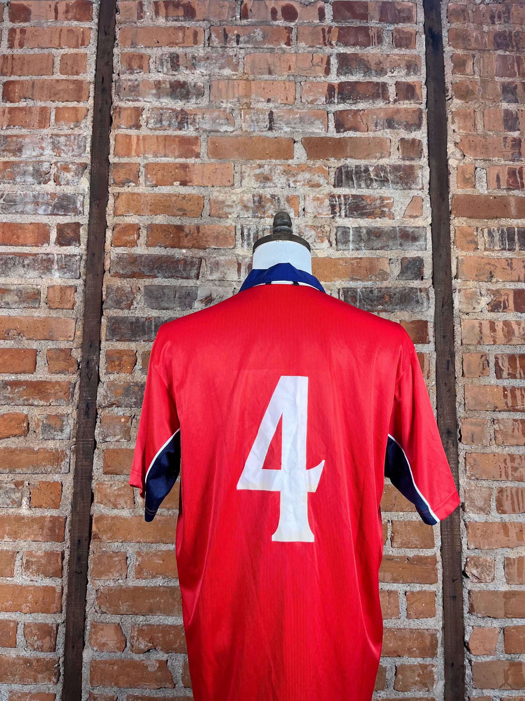 Chile #4 Match Worn/Issue – Home – 2001 – M – (8/10)