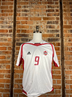Canada #9 Match Worn/Issue – Away – 2005 – L – (8/10)