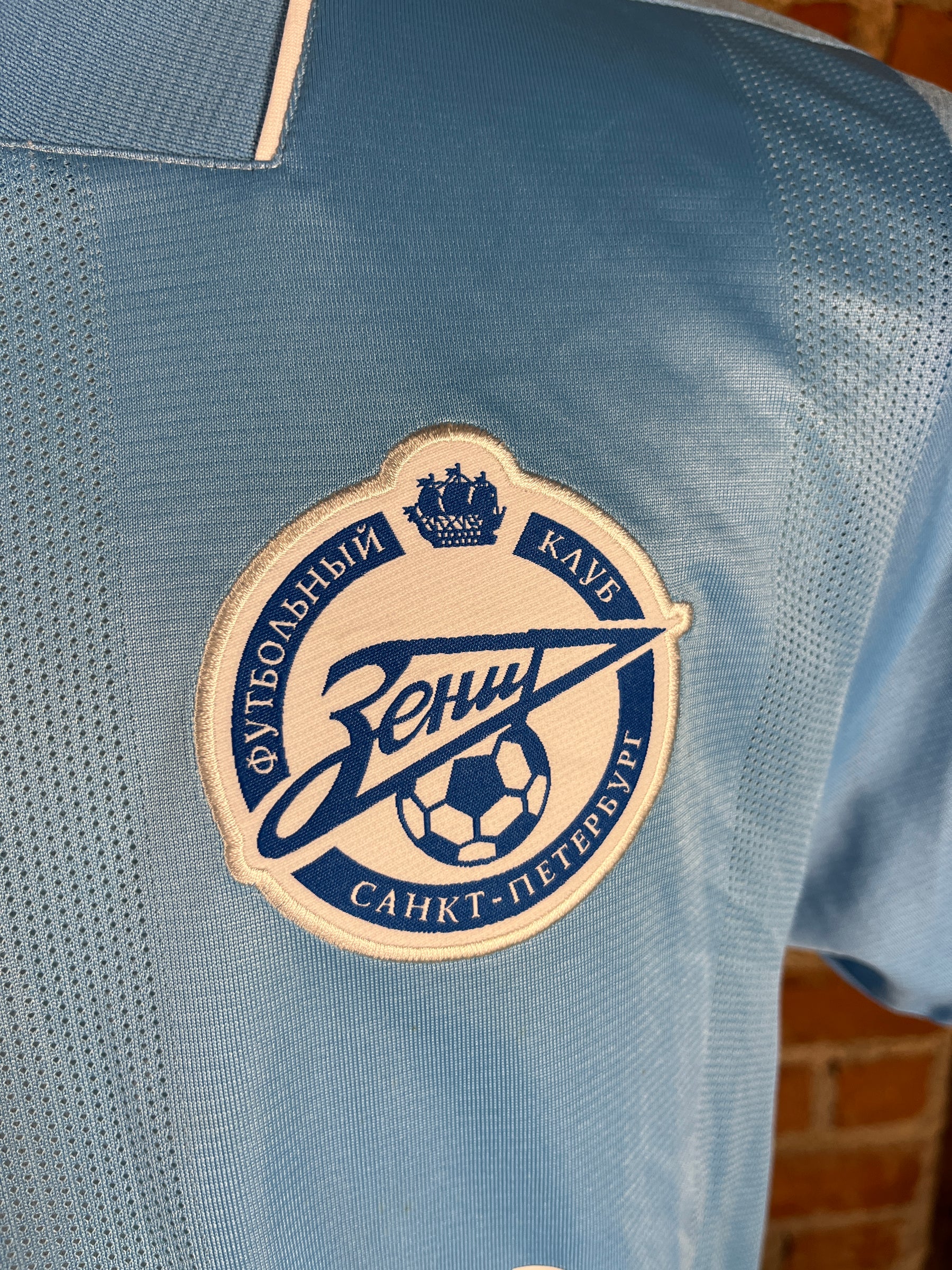 FC Zenit Aleksandr Anyukov #2 Match Worn/Issue – Home – 2008 – L – (7/10)