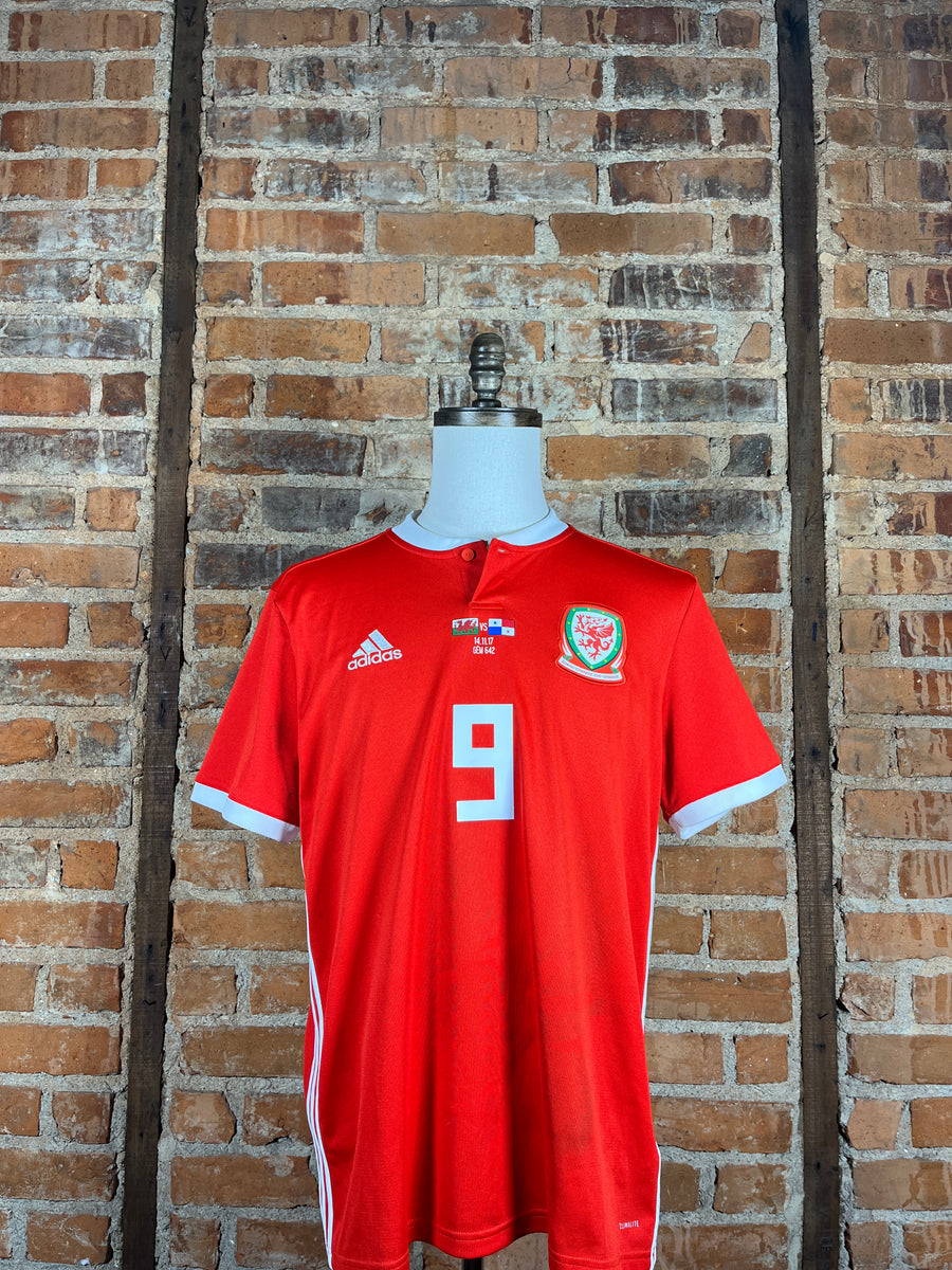 Wales #9 Vokes Match Worn/Issue – Home – 2017 – L – (8/10)