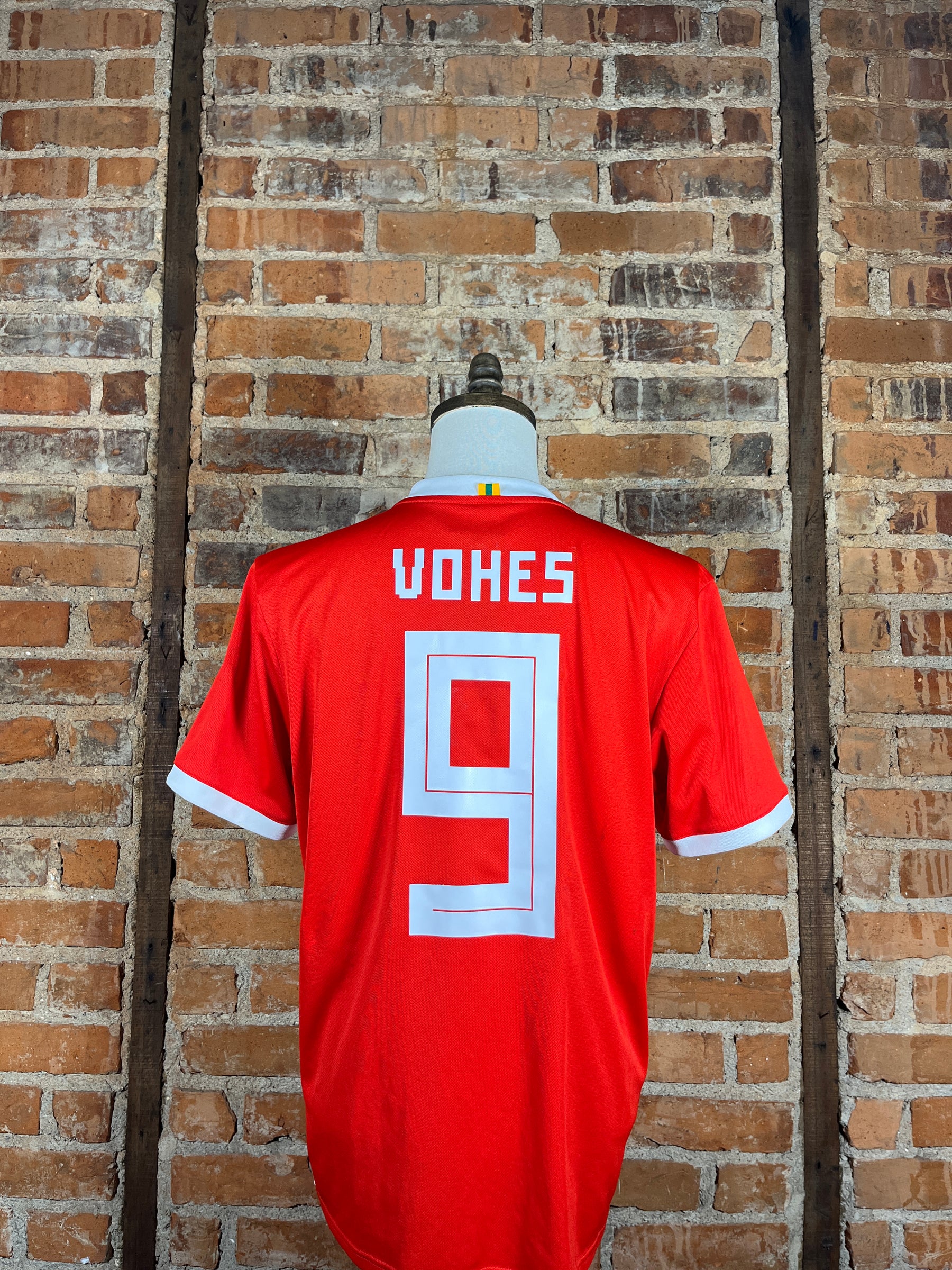 Wales #9 Vokes Match Worn/Issue – Home – 2017 – L – (8/10)