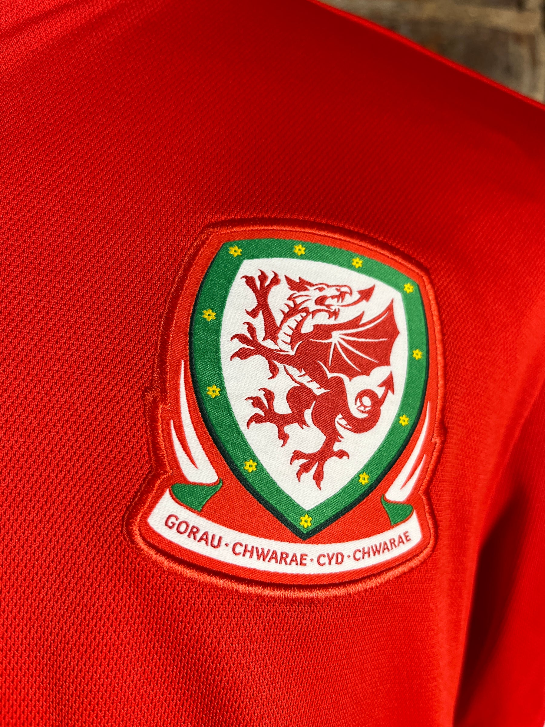 Wales #9 Vokes Match Worn/Issue – Home – 2017 – L – (8/10)