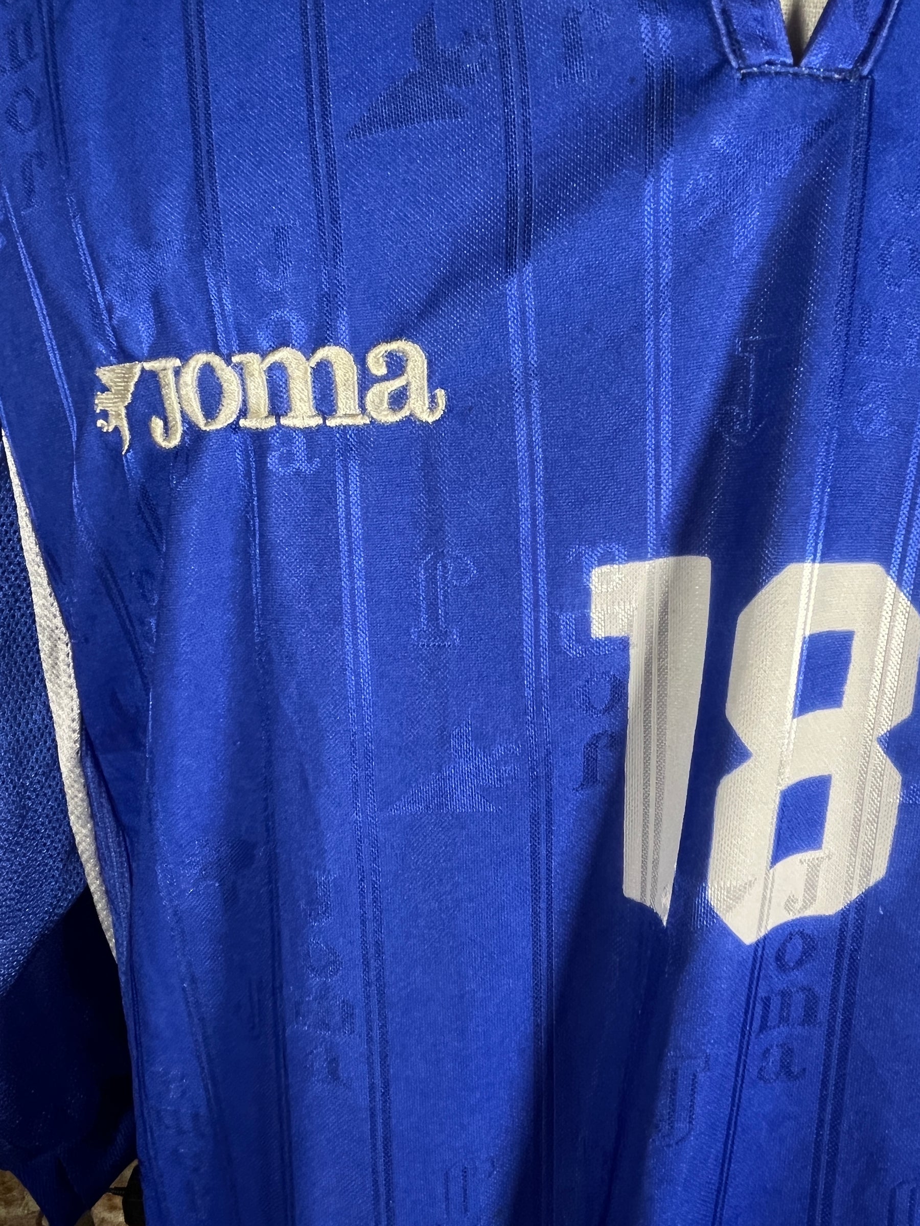 Honduras #18 Match Worn/Issue – Away – 2001 – L – (7/10)