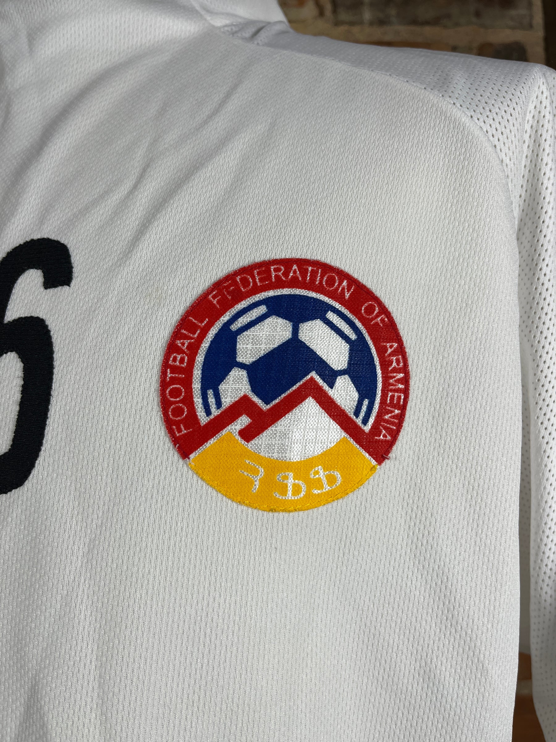 Armenia #16 Match Worn/Issue – Away – L – 2002 – (8/10)