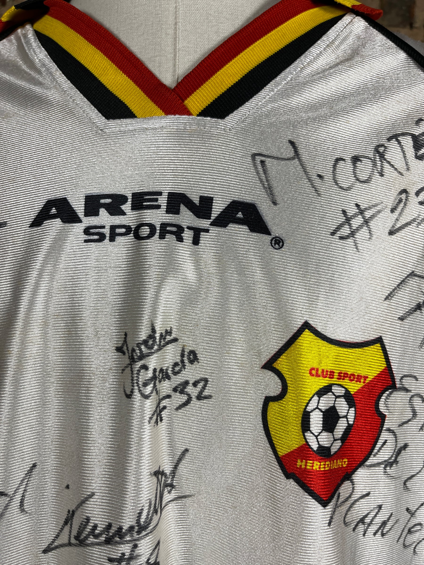 Club Sport Herediano Signed – Away – L – 2000 – (6/10)
