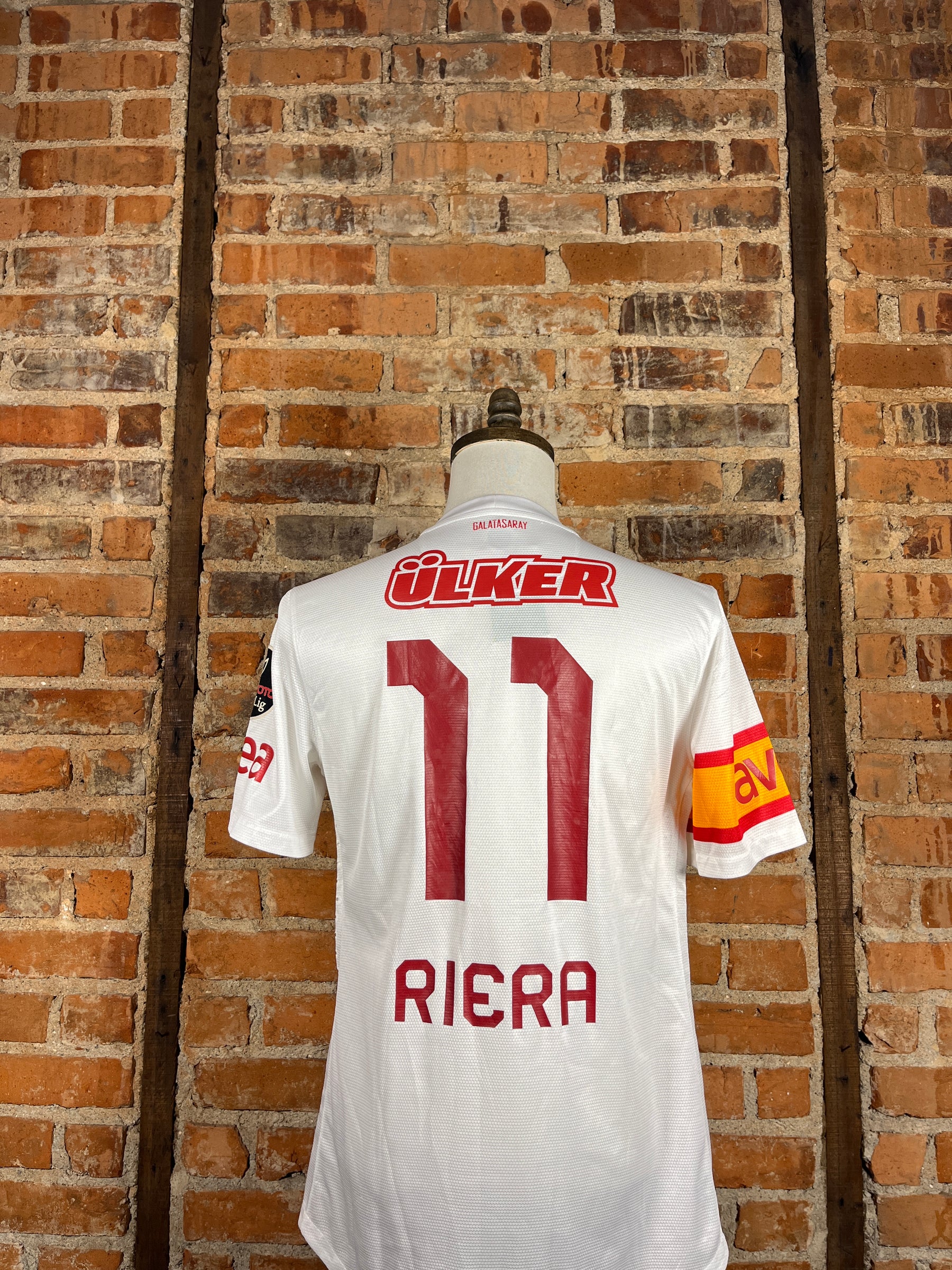 Galatasaray #11 Riera Match Worn/Issue – Away – L – 2012 – (8/10)