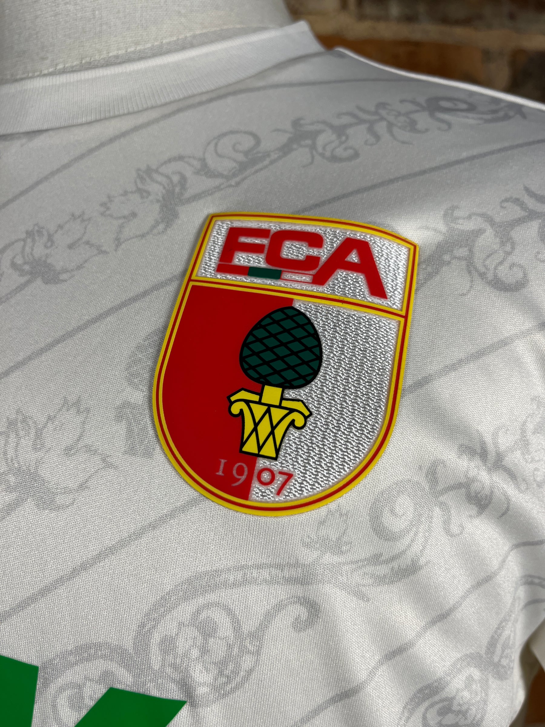 FC Augsburg #8 Rexhbeçaj Match Worn/Issue – Home – L – 2024 – (7/10)