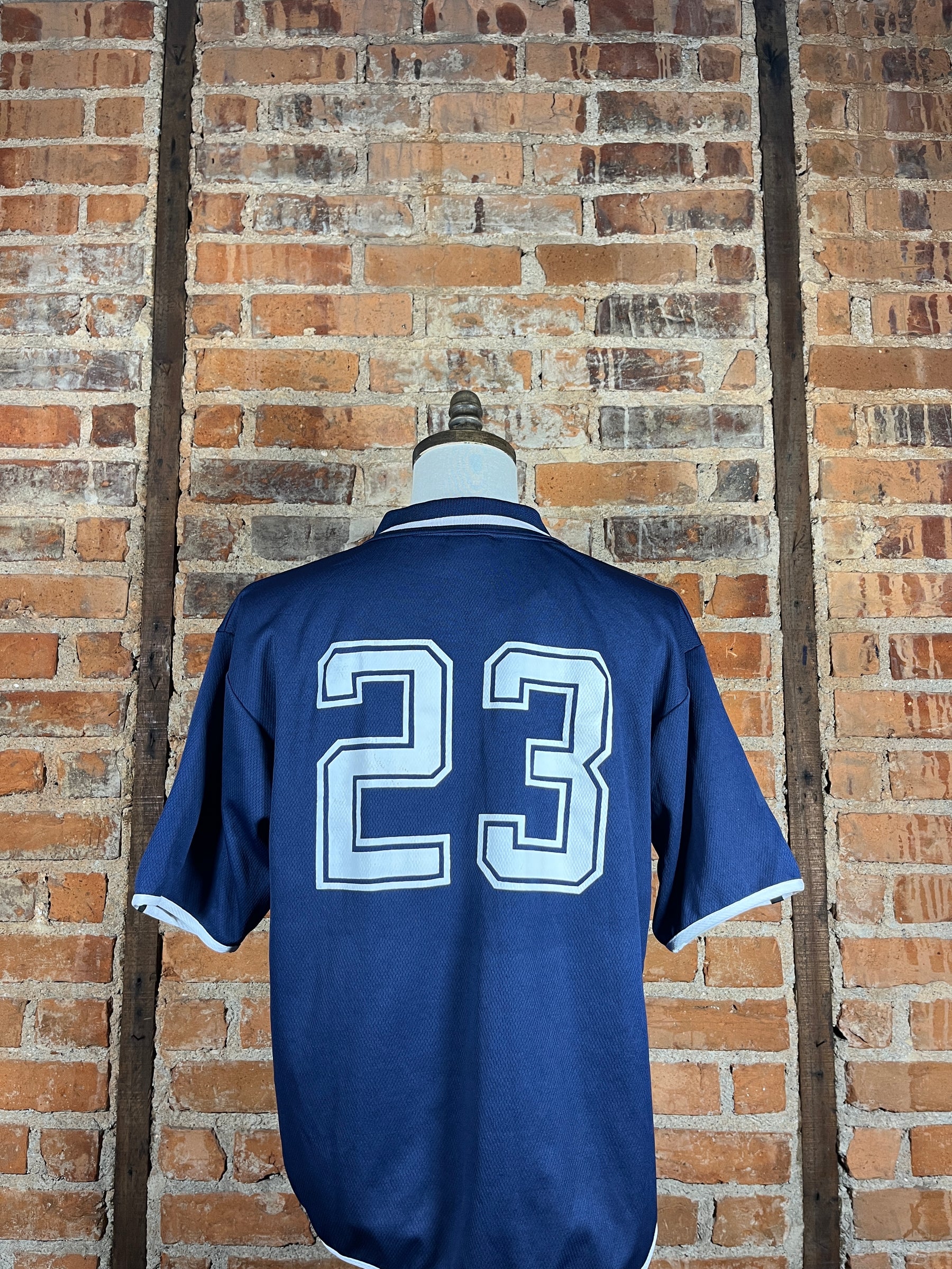 Costa Rica #23 Match Worn/Issue – Away – L – 2002 – (8/10)
