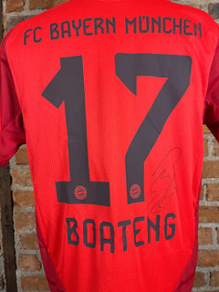 FC Bayern Munich #17 Boateng Signed – Home – 7/M – 2024 – (9/10)