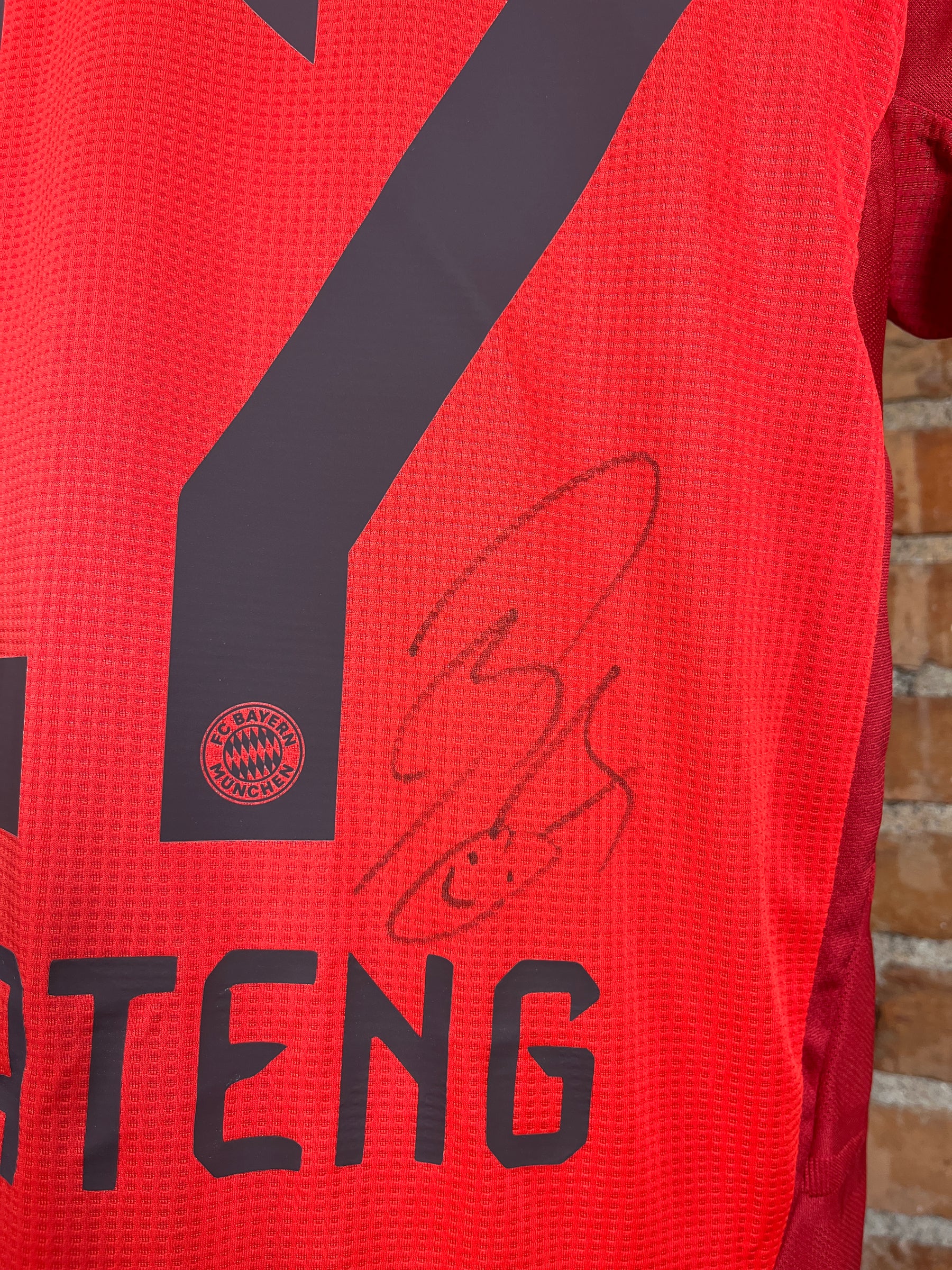FC Bayern Munich #17 Boateng Signed – Home – 7/M – 2024 – (9/10)