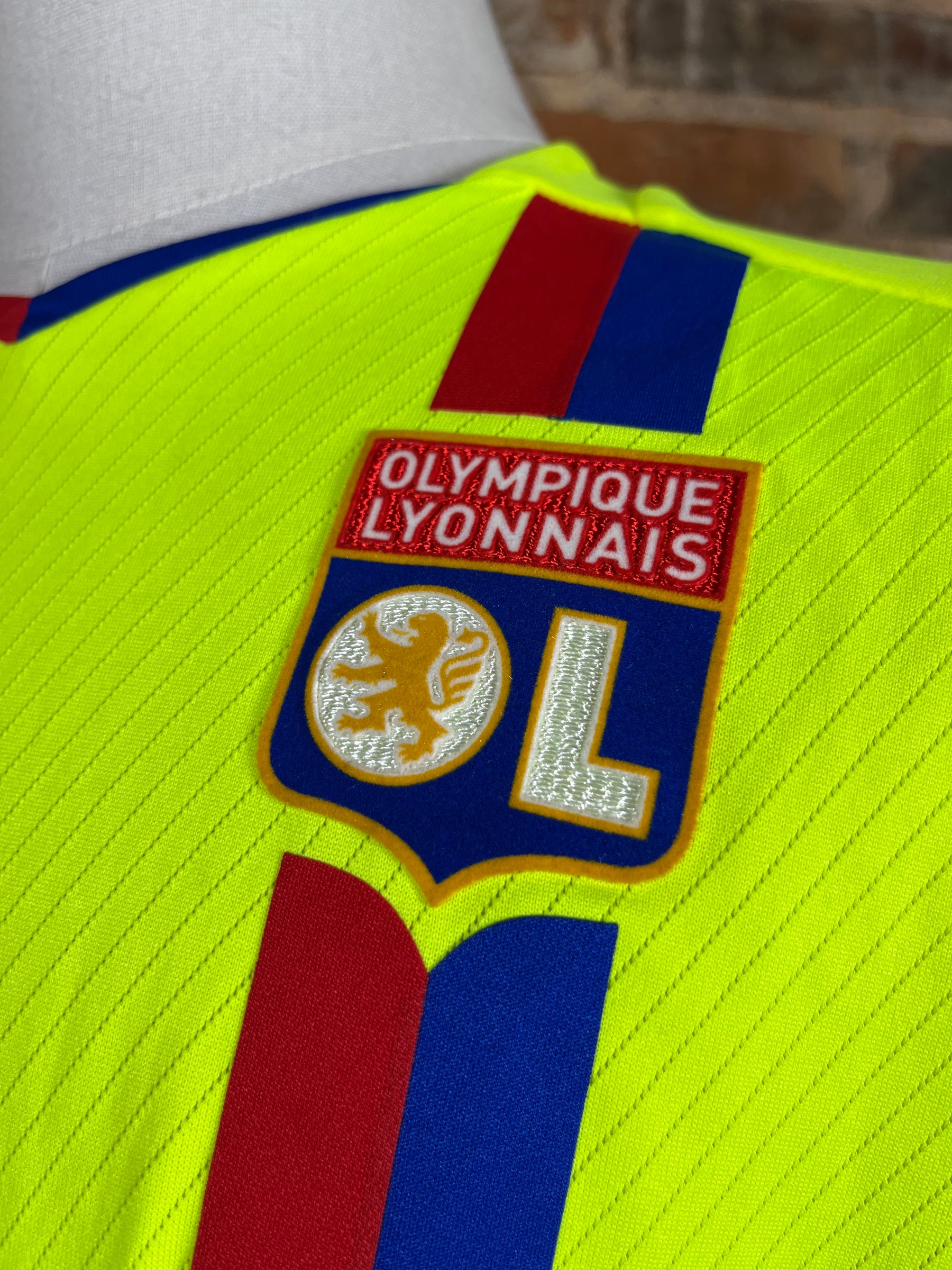 Olympique de Lyon #6 Källström Match Worn/Issue – Away – L – 2008 – (8/10)